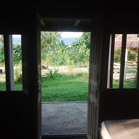 צ'יטוואן Shanta Ghar A Rustic Guesthouse מראה חיצוני תמונה