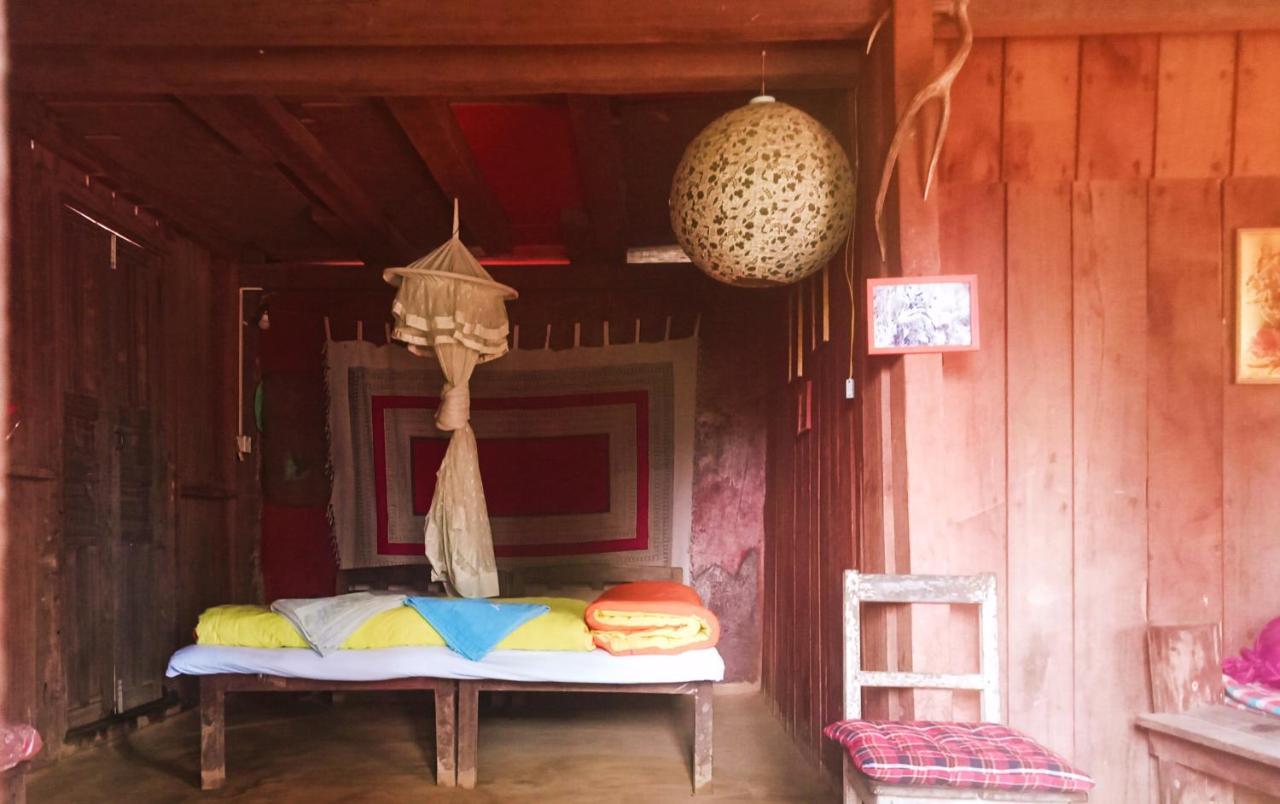 צ'יטוואן Shanta Ghar A Rustic Guesthouse מראה חיצוני תמונה