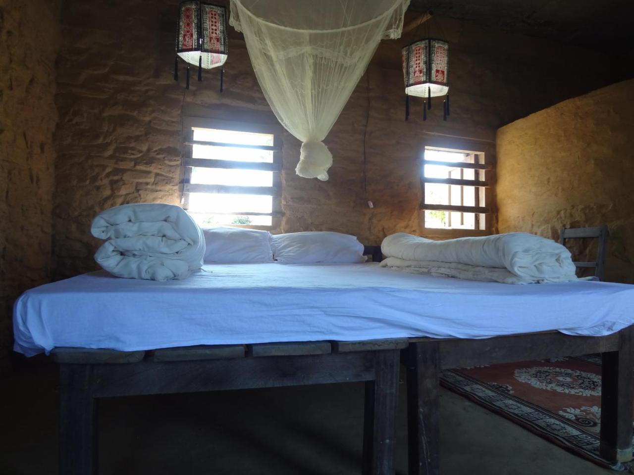 צ'יטוואן Shanta Ghar A Rustic Guesthouse מראה חיצוני תמונה