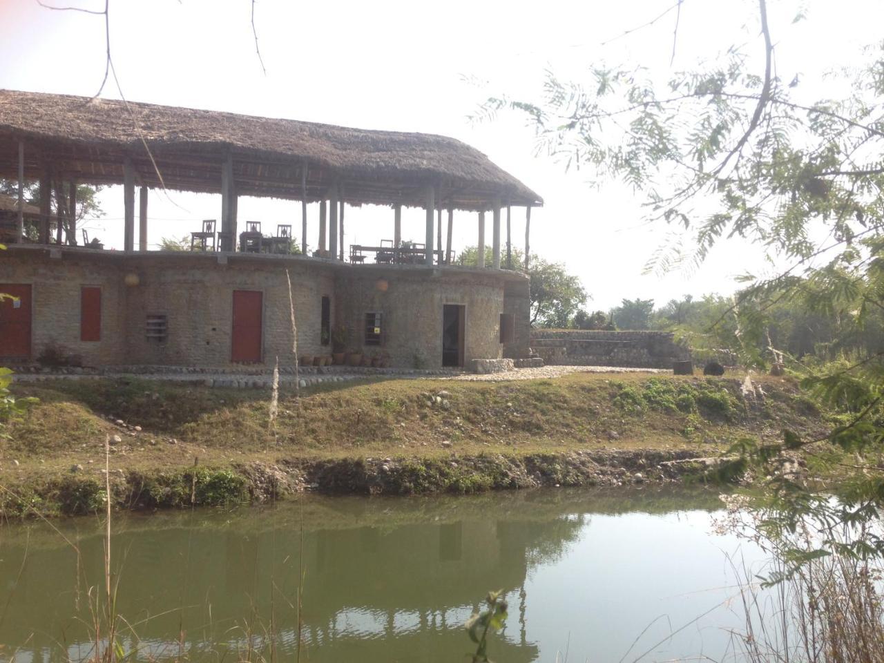 צ'יטוואן Shanta Ghar A Rustic Guesthouse מראה חיצוני תמונה