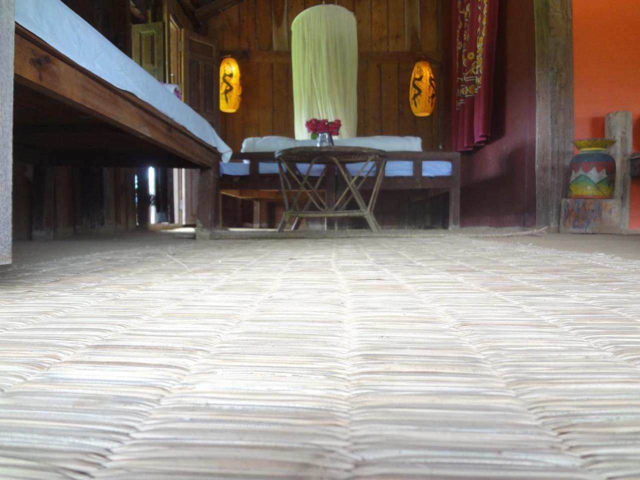 צ'יטוואן Shanta Ghar A Rustic Guesthouse מראה חיצוני תמונה