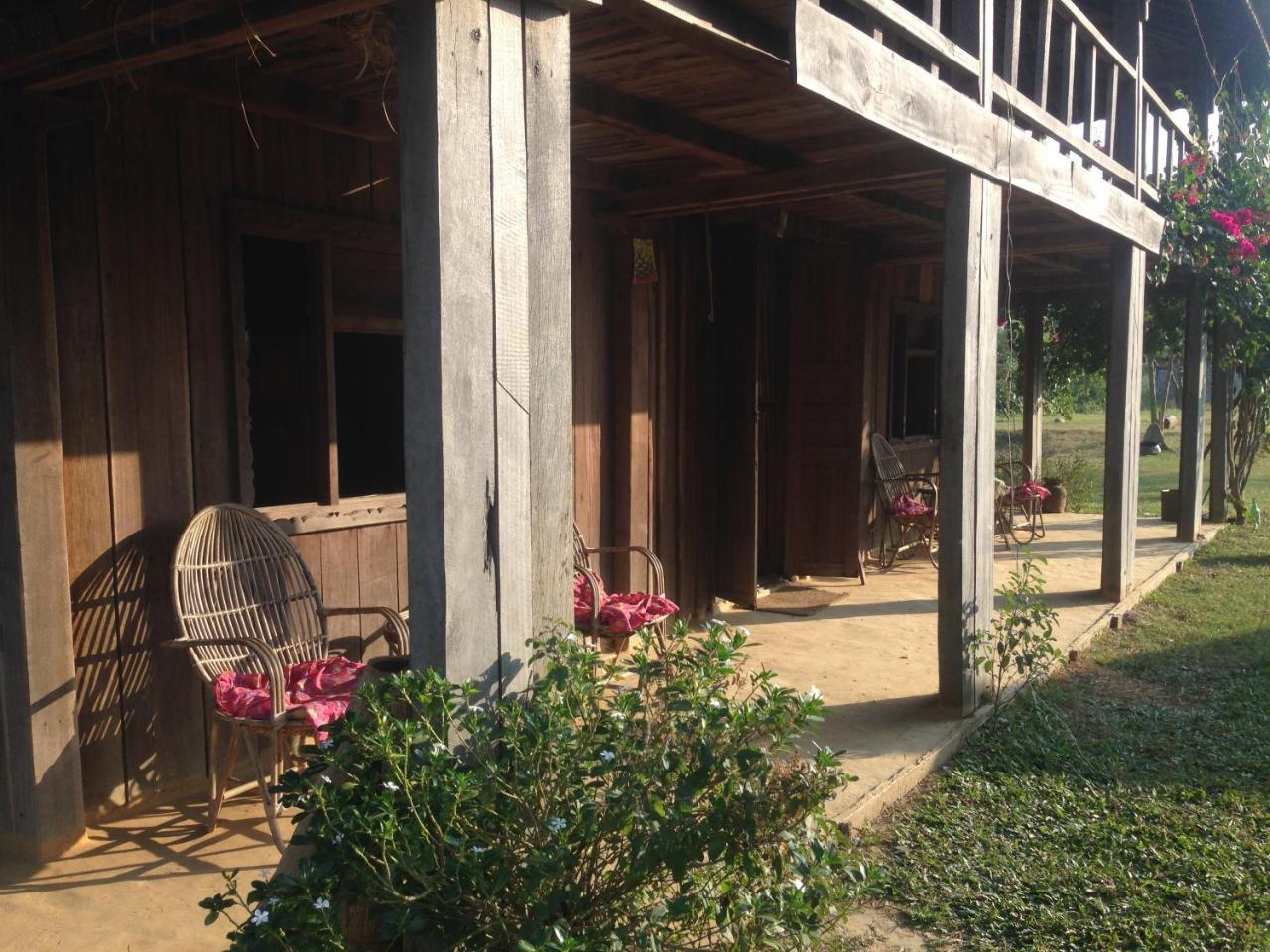 צ'יטוואן Shanta Ghar A Rustic Guesthouse מראה חיצוני תמונה